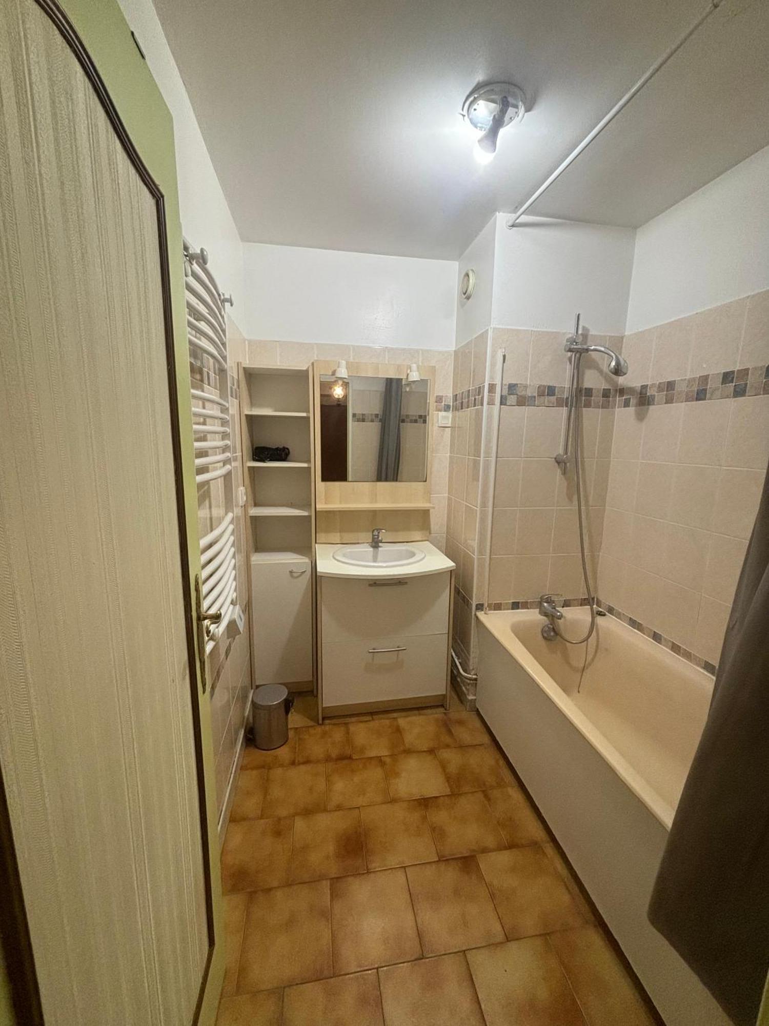 F2 Avec Terrasse, Parking Gratuit Apartment Гианкур Екстериор снимка